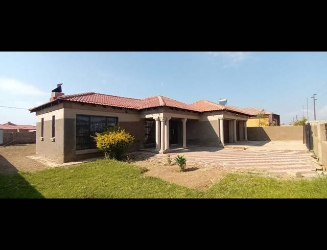 4 BEDROOM HOUSE FOR SALE IN MANKWENG